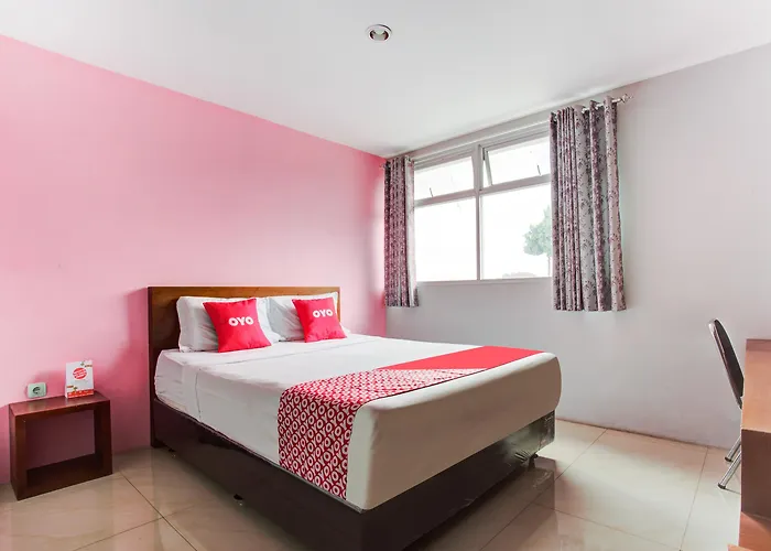 OYO 3876 The Aurora Inn Lembang