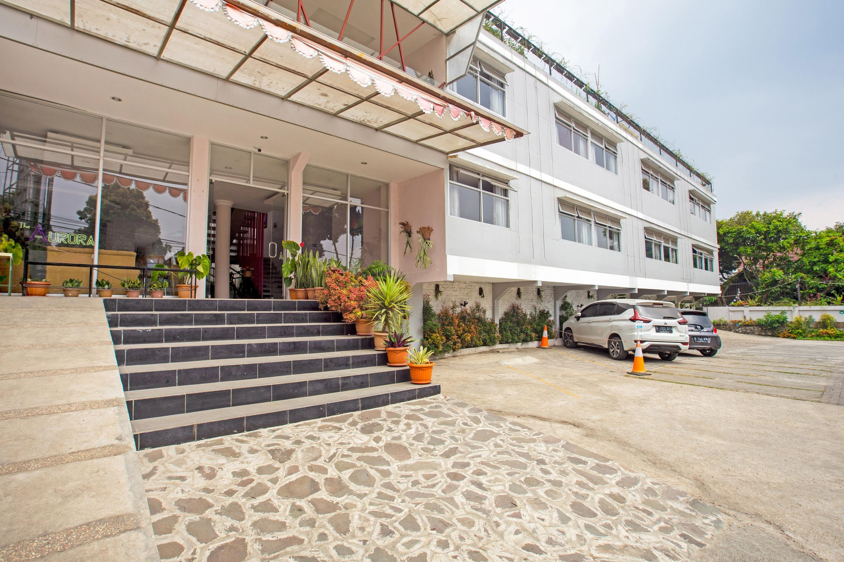 Oyo 3876 The Aurora Hotel Lembang